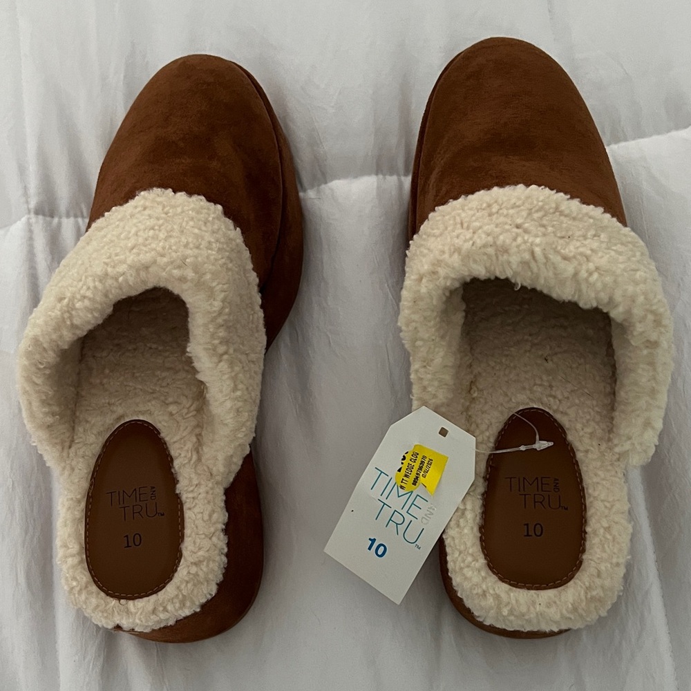 Time and Tru wedge clog with Cream Lining